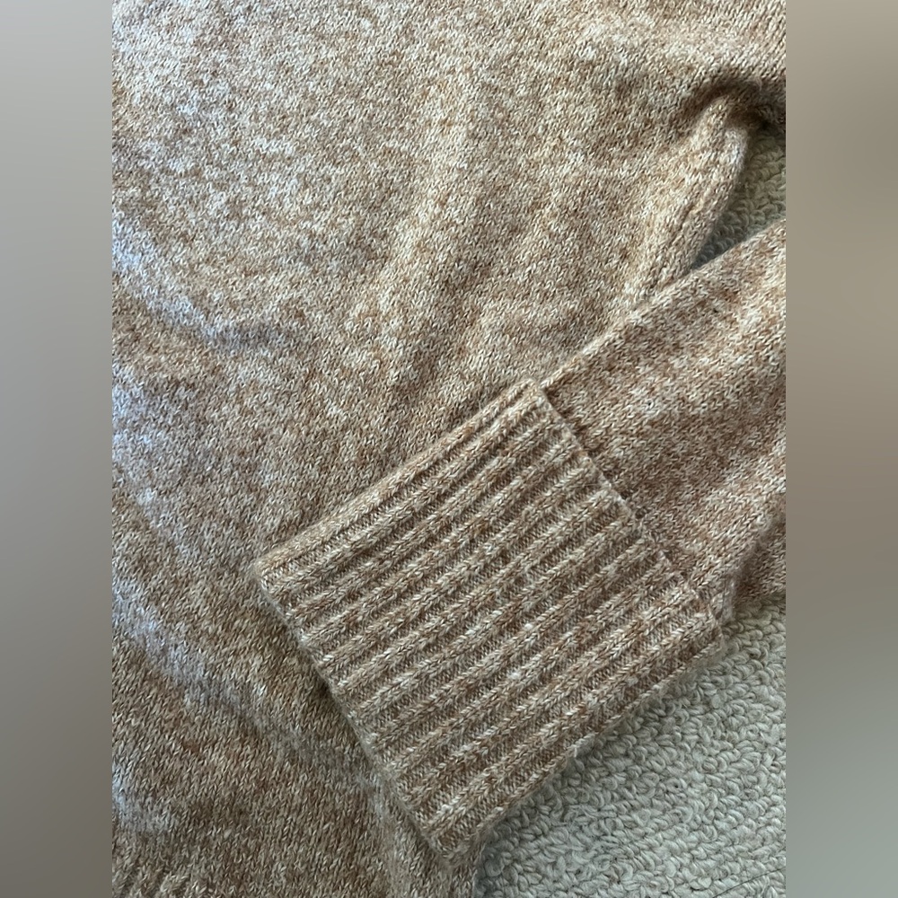 Tan/camel old navy turtleneck sz small
